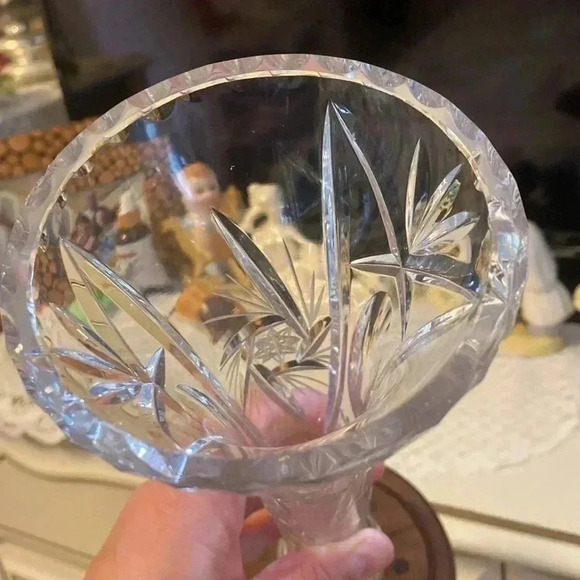 Crystal vase with wooden bottom  stand ( very vintage) - Picture 3 of 6